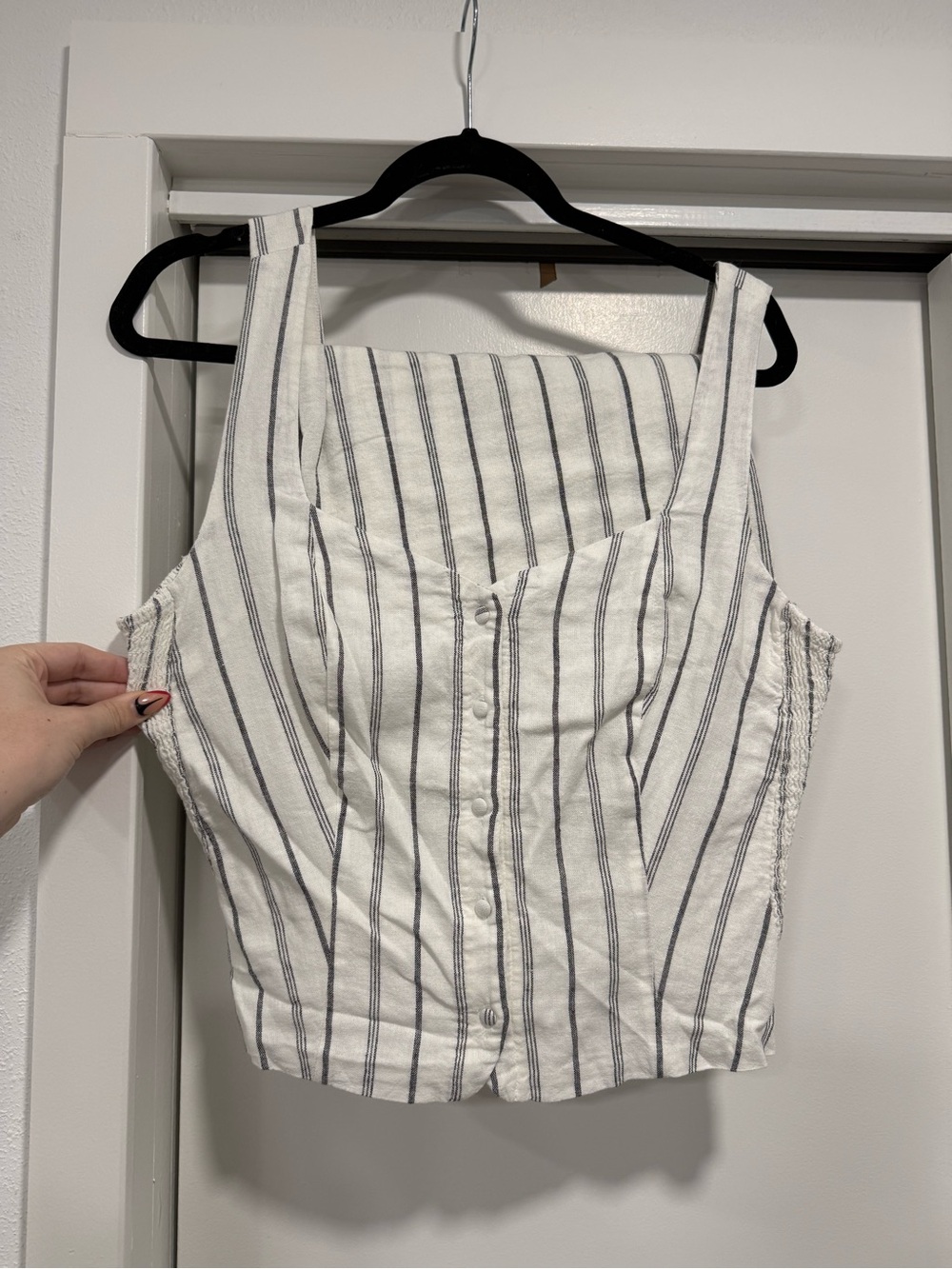 Striped Button-Front Sleeveless Top L & Shorts XXL